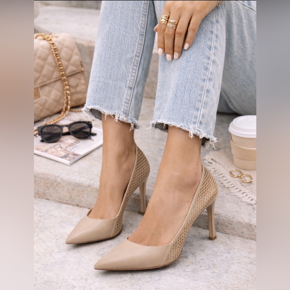 Louise et Cie Talissa Mesh Pointed Toe Pumps Taupe Heels Size 10 Leather